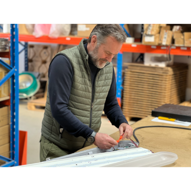 VIKING LEUCHTE 50-62W/1500mm 4000K 0-10V dimmbar LED - IP66 Durchverdrahtung