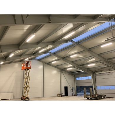 VIKING LAGER LED ARMATUR 35-60W/1500mm 4000K 6475-11100LM - IP66 Gennemfortrådet